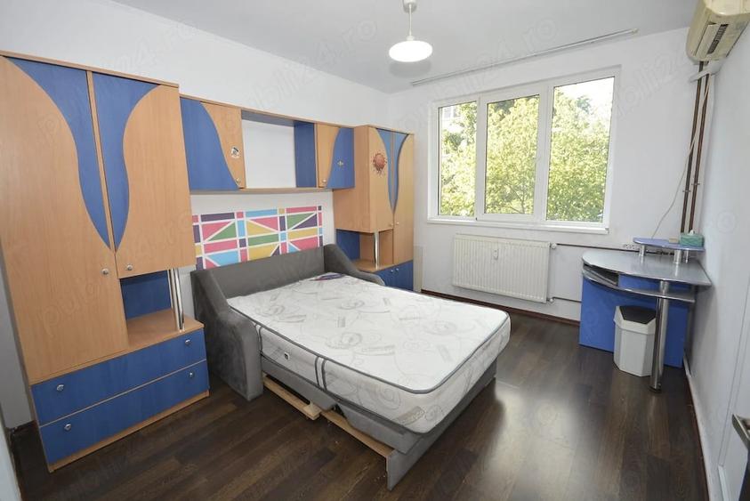 Apartament cu 4 camere decomandat în Drumul Taberei