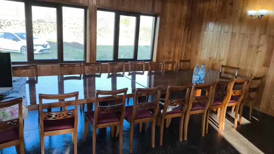 Casă cu Teren 15136 Mp în Central