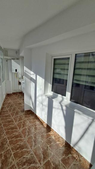 Apartament cu 3 camere decomandat, mobilat în Micro 17