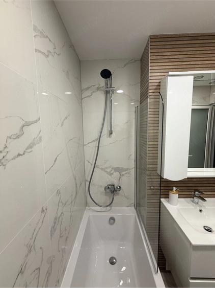 Apartament cu 2 camere decomandat în Lipovei