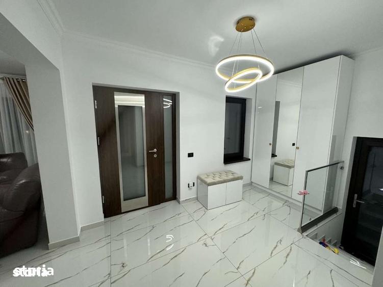 Casă cu 5 camere cu Teren 1213 Mp în Ostroveni