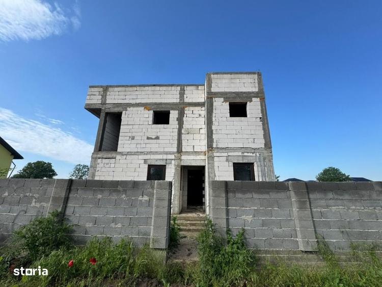 Casă cu 4 camere în Făcăi