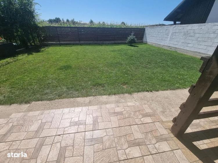 Casă cu 4 camere în Moara