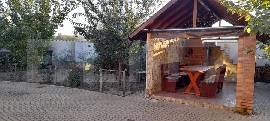 Casă individuală cu 4 camere cu Canalizare în Ițcani
