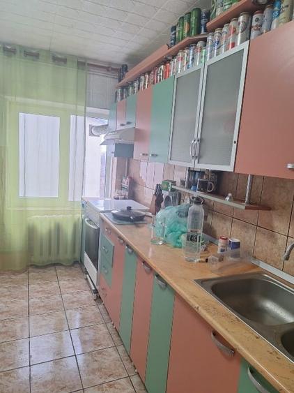 Apartament cu 4 camere decomandat, mobilat în Central