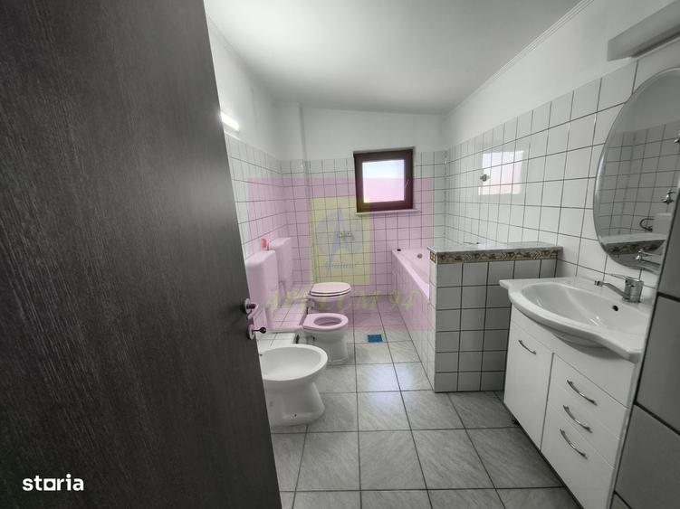 Casă cu 4 camere cu Teren 280 Mp în Antiaeriană