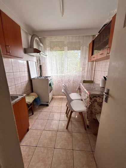 Apartament cu 3 camere semidecomandat în Țiglina 1