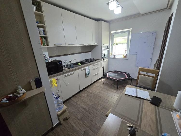 Apartament cu 2 camere semidecomandat, mobilat în Girocului
