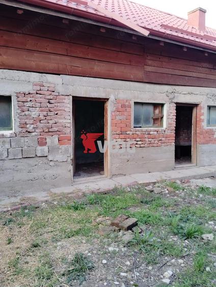 Casă cu 3 camere cu Teren 910 Mp în Dumbrăvița