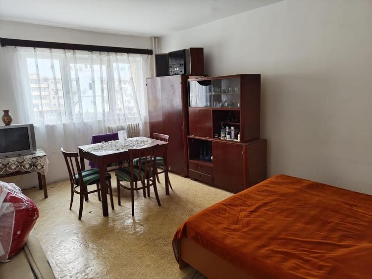 Apartament cu 3 camere decomandat în Ultracentral