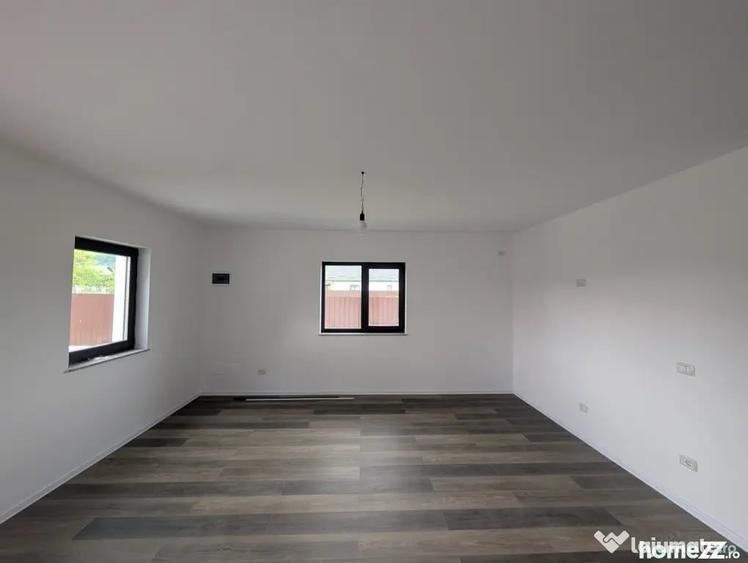 Casă cu 4 camere cu Teren 350 Mp în Central