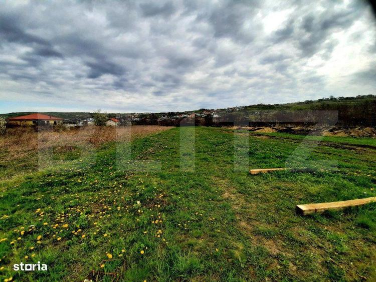 Teren de 1000 mp, în Borhanci