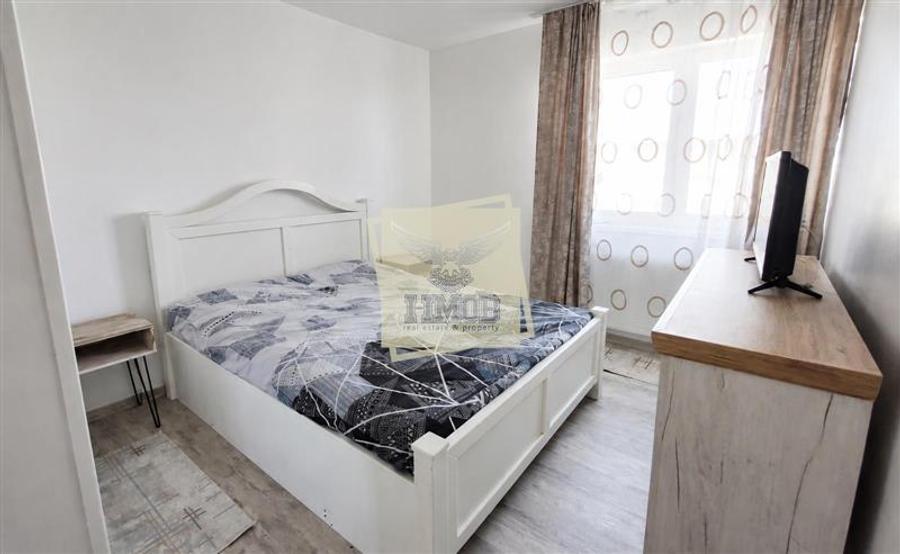 Apartament cu 3 camere decomandat, mobilat în Turnișor