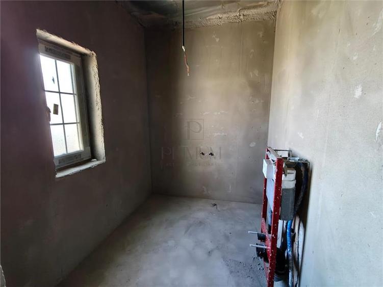 Duplex cu 4 camere cu Canalizare în Moșnița Nouă