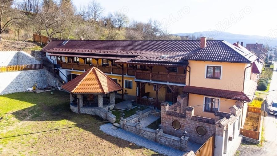 Casă cu 6 camere cu Teren 30000 Mp în Sovata