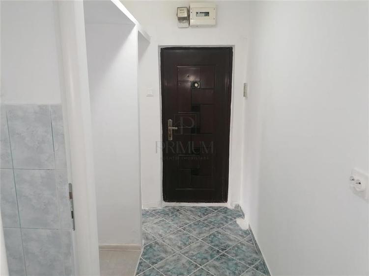 Apartament cu 2 camere semidecomandat în Cetății