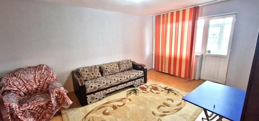 Apartament cu 2 camere decomandat în Casa de Cultură