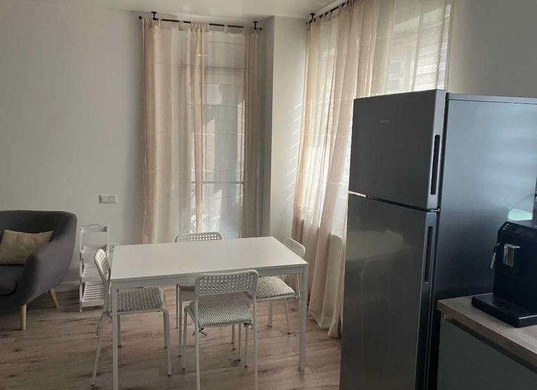 Apartament cu 2 camere semidecomandat în Tudor