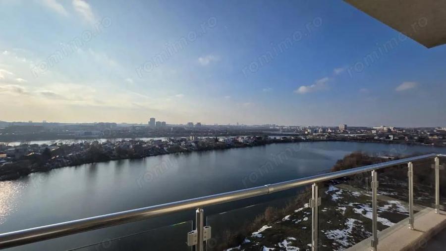 Apartament cu 3 camere semidecomandat în Colentina
