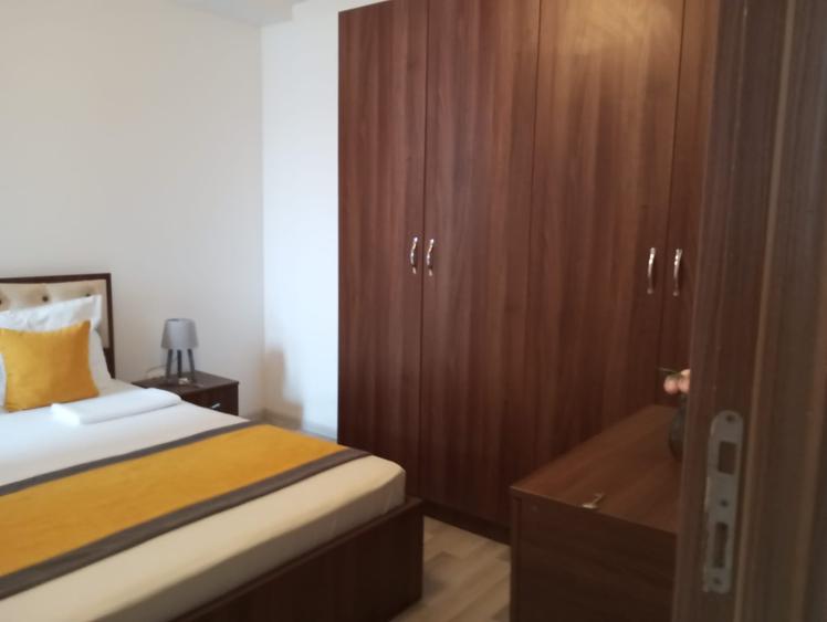 Apartament cu 3 camere decomandat, mobilat în Fundeni