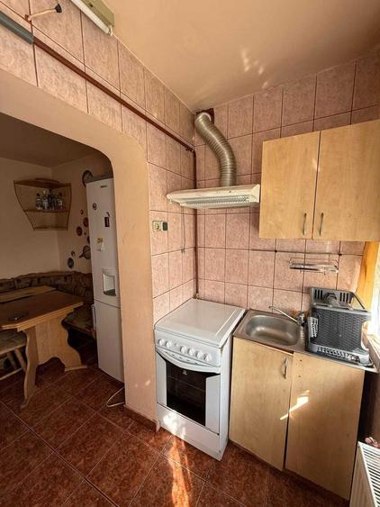 Apartament cu 3 camere decomandat în Soarelui