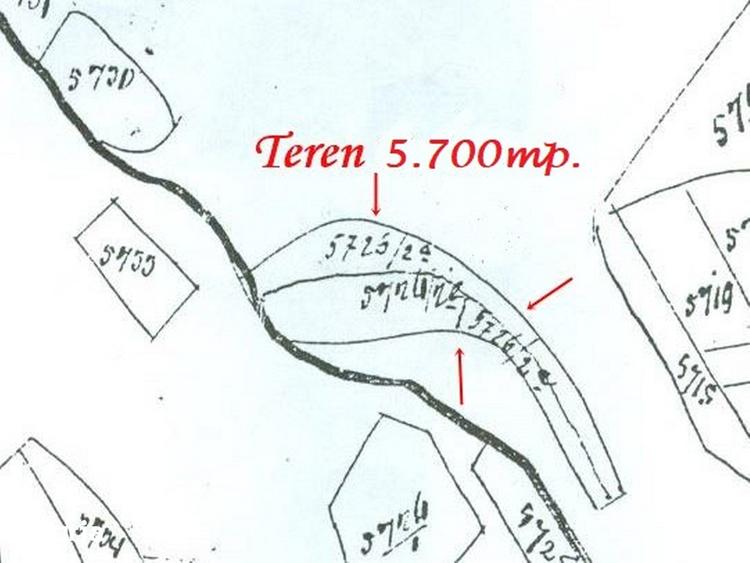 Teren de 5700 mp, în Râu de Mori