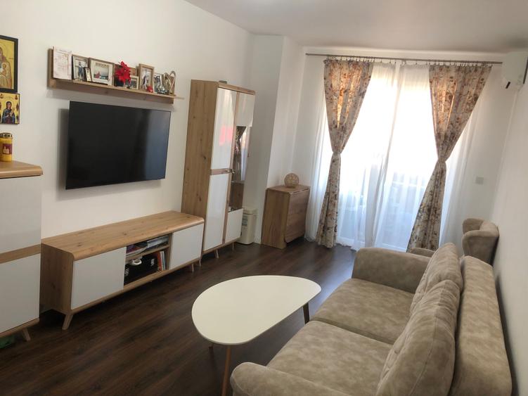Apartament cu 2 camere decomandat în Drumul Taberei