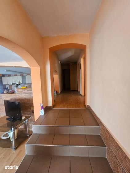 Casă cu 3 camere cu Teren 100 Mp în Central