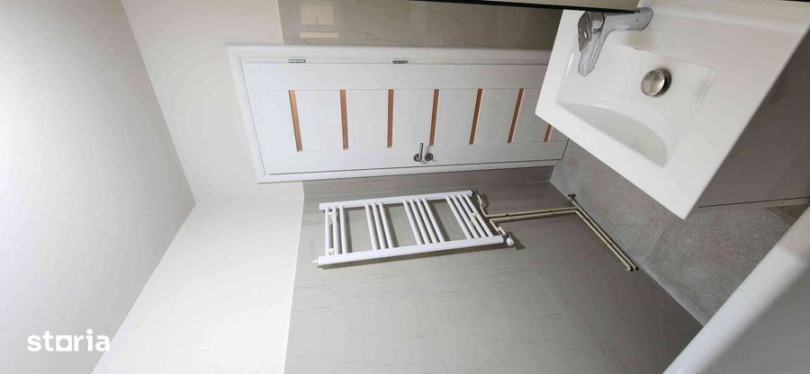 Apartament cu 2 camere decomandat în Tractorul