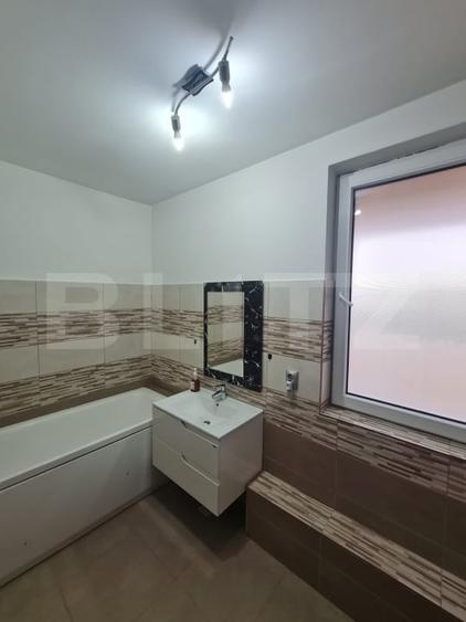 Duplex cu 5 camere cu Canalizare în Florești