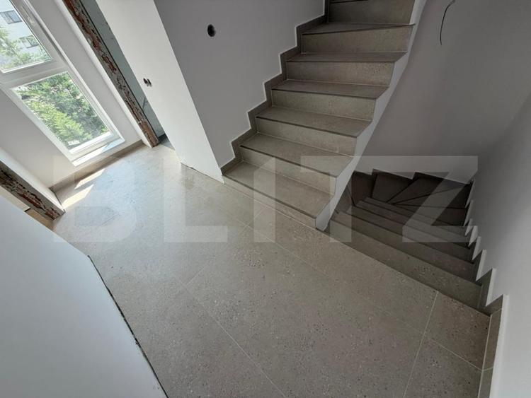 Duplex cu 4 camere cu Teren 120 Mp în Florești