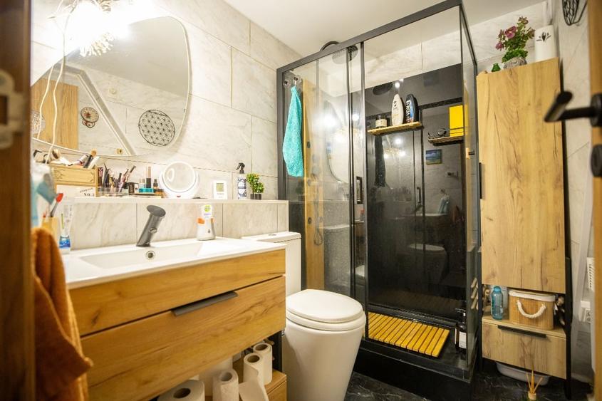 Casă individuală cu 2 camere cu Garaj în Exterior Est