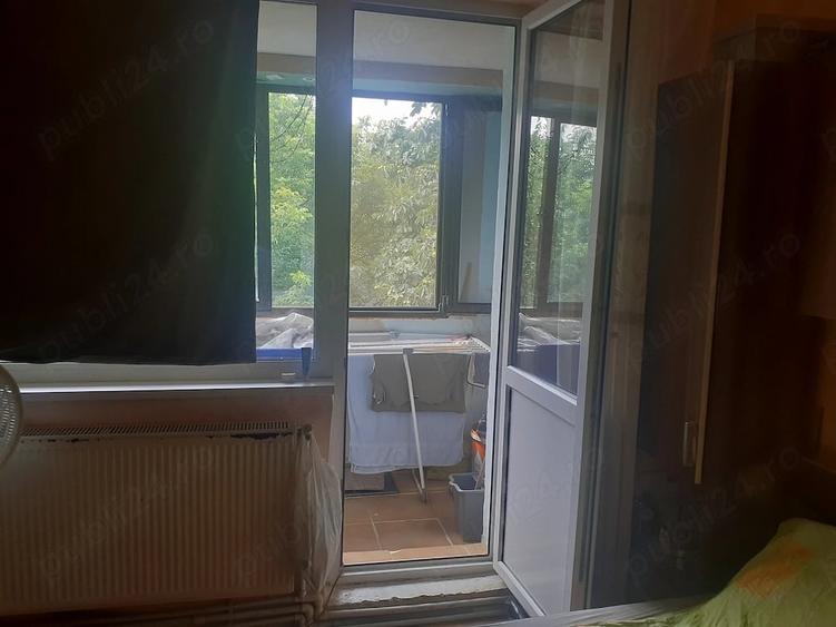 Apartament cu 3 camere semidecomandat în Hipodrom