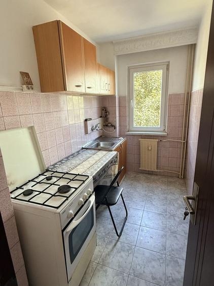 Apartament 2 camere semideomandat,etaj 1 - 3