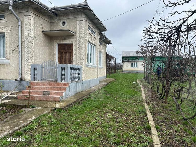 Casa din caramida, cu teren 5810 mp - Calinesti - 3