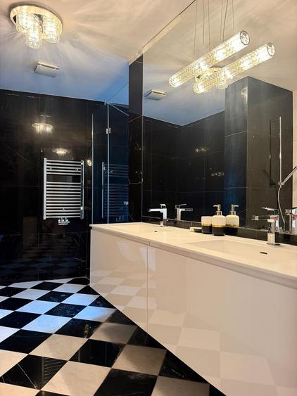 Apartament cu 4 camere decomandat în Aviatorilor