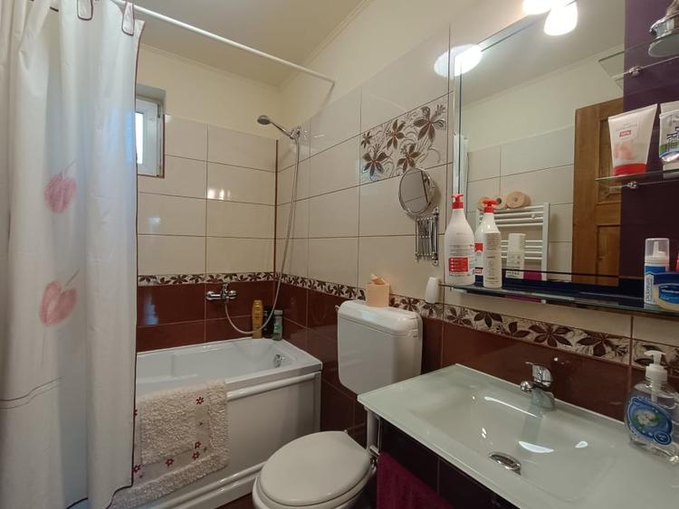 Casă individuală cu 5 camere cu Canalizare în Oarda