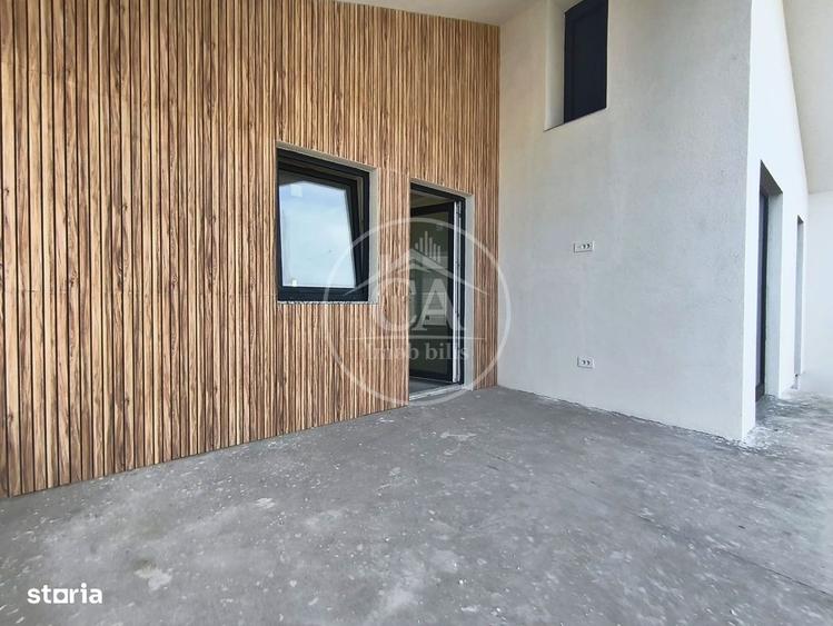 Casă cu 4 camere decomandat în Sântandrei