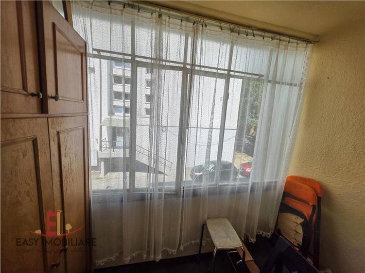 Apartament cu 2 camere semidecomandat în Cornișa