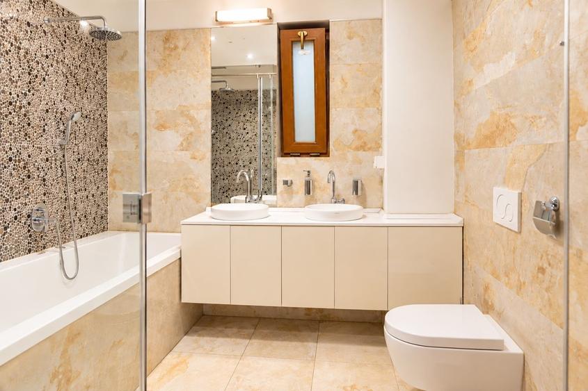 Casă individuală cu 8 camere cu Canalizare în Unirii
