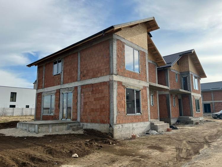 De vanzare vila individuala 5 camere zona noua Tunari - 7