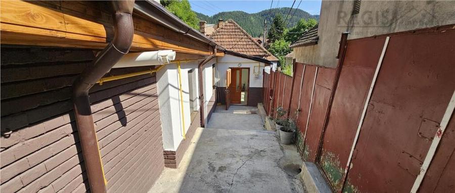 Casa cu curte si parcare in Schei - 13