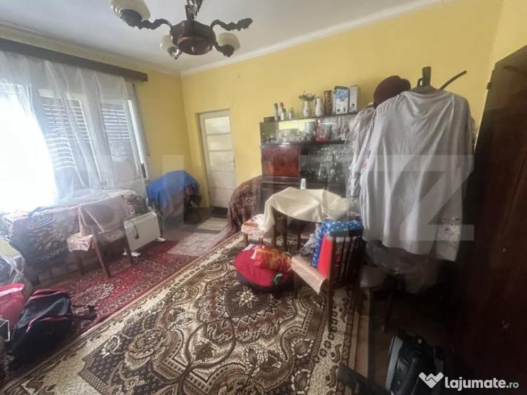 Casa de locuit, 252 mp cu 842 mp teren, zona Titulescu - 9