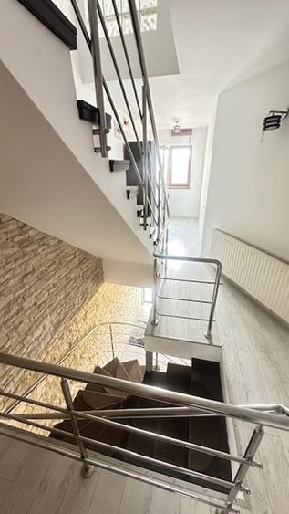 VICTORIEI zona Marul de Aur casa tip insiruita P+1+2 cu teren aferent! - 14