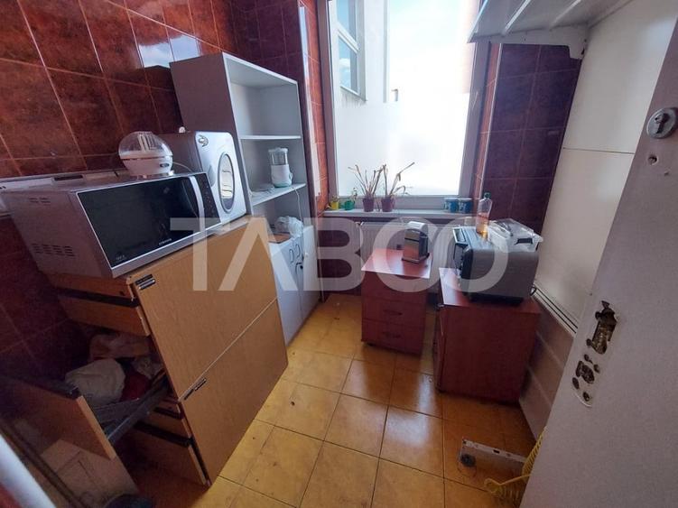 Spatiu comercial de inchiriat 3 incaperi 70 mpu zona Terezian Sibiu - 4