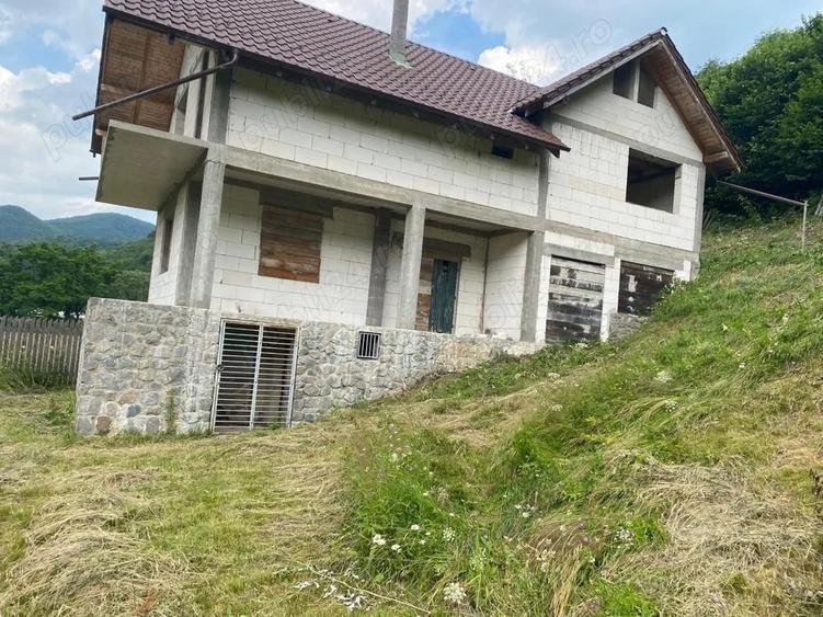 Casa de vanzare in Sacuieu langa pensiunea Secoia - 2