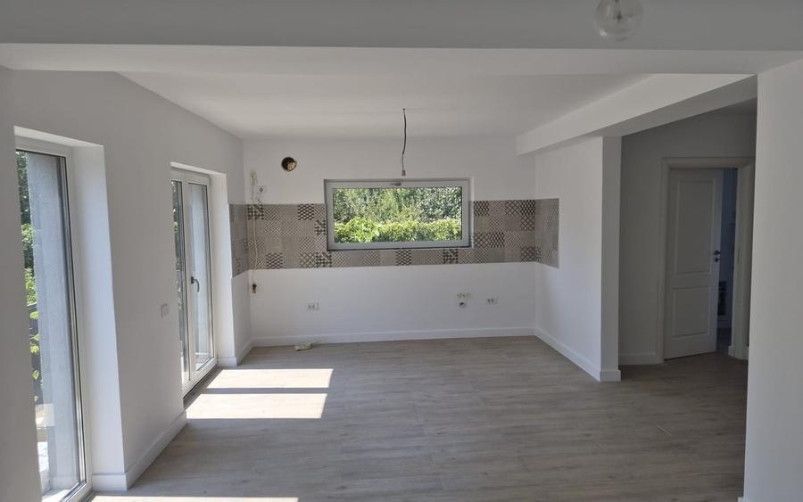 Duplex cu 4 camere cu Canalizare în Odăi