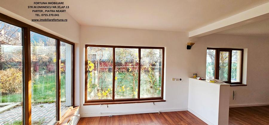 Vila cocheta, prevazuta cu garaj si 500 mp teren, com.Alexandru cel Bun