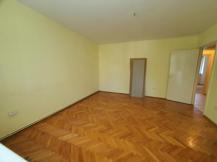 Apartament de 3 camere zona ASTRA - 1