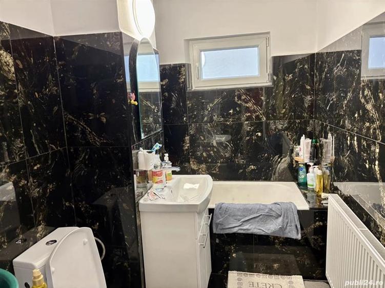 Decomandat cu 2 băi si 2 balcoane la etajul 3 - 7